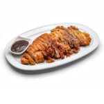 Pato asado con rollito de primavera, arroz blanco