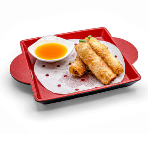 Pato asado con rollito de primavera, arroz blanco