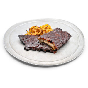 Costillar con salsa barbacoa, con patatas twister