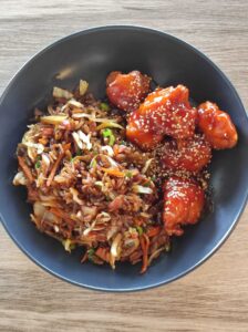 Pollo agridulce con arroz chino